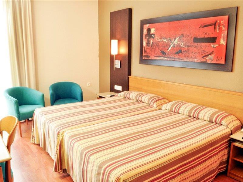 Catalonia Bristol Hotel Sant Andreu de la Barca Exterior photo